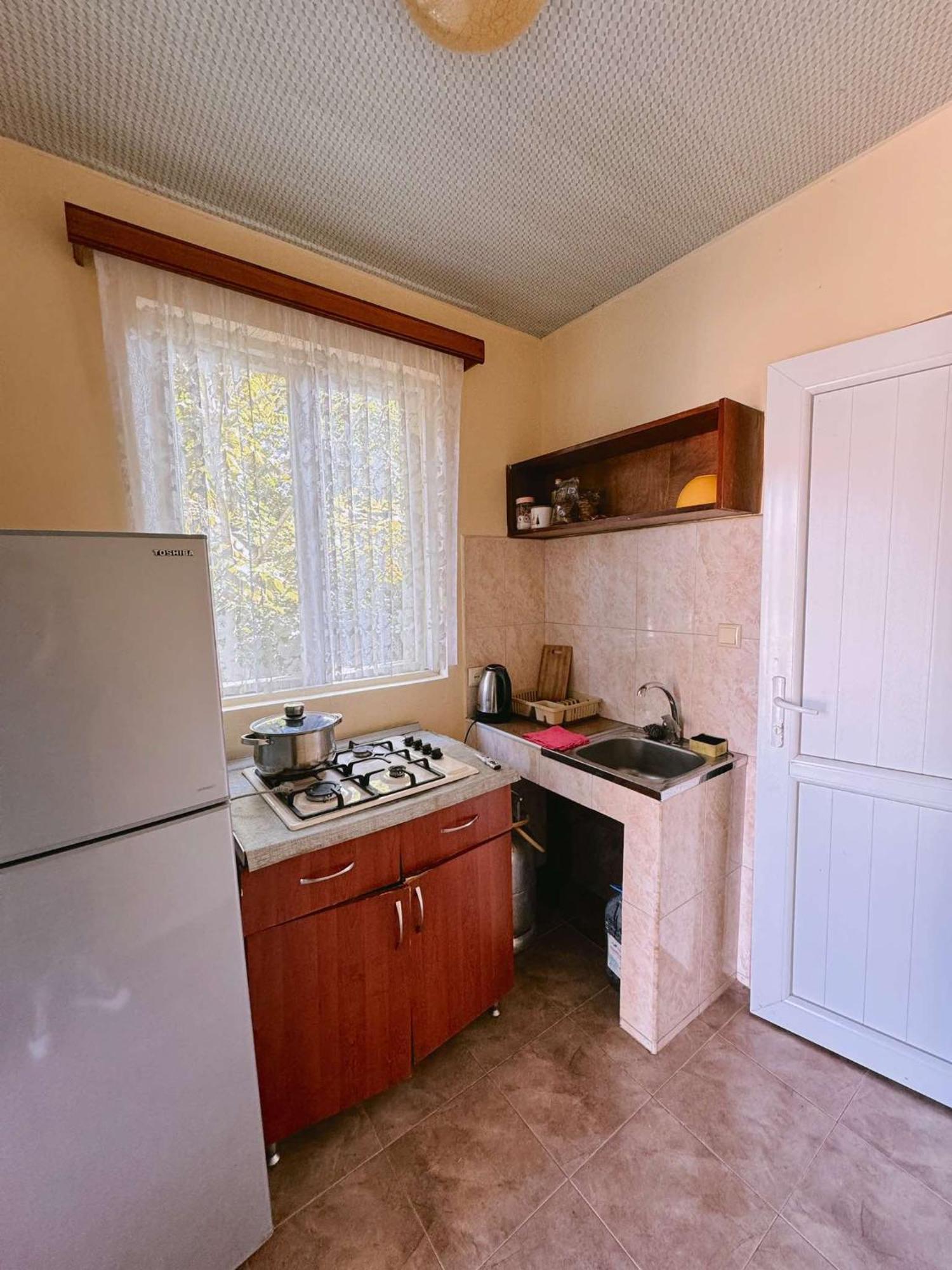 Achi Guest House Махинари Екстериор снимка